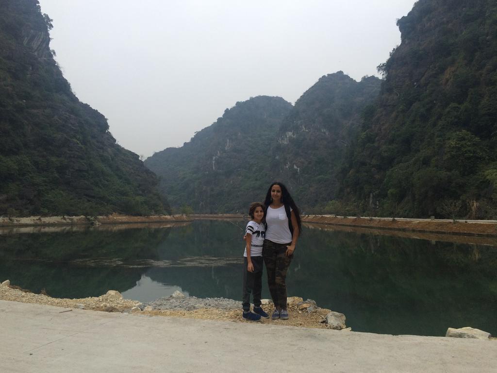 Thanh Dat Hotel Нин Бин Екстериор снимка