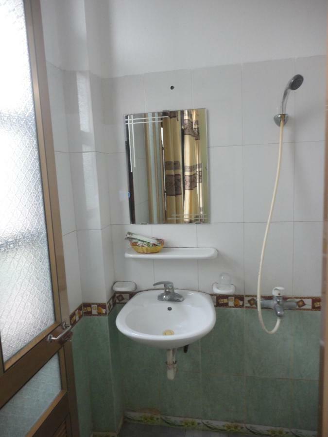 Thanh Dat Hotel Нин Бин Екстериор снимка